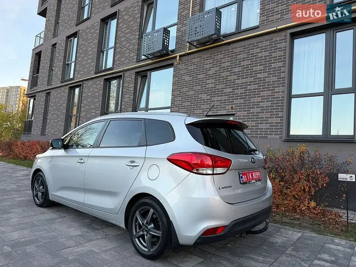 Kia Carens 2015 photo 5