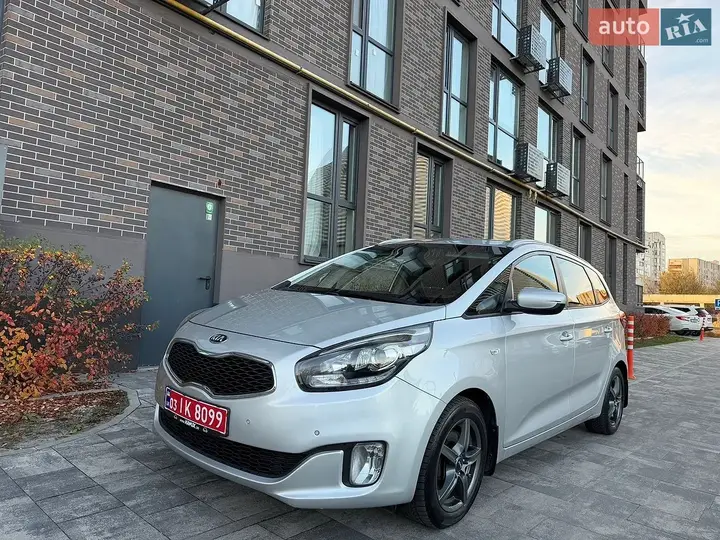 Kia Carens 2015 photo 3