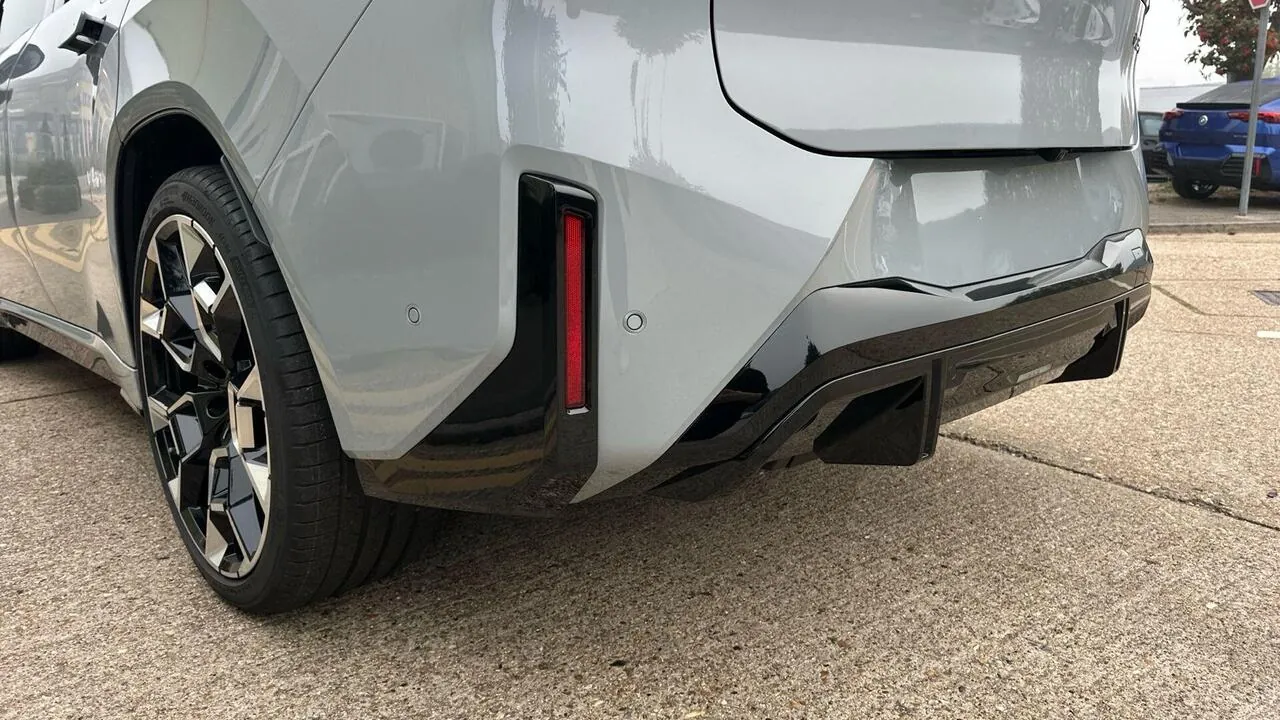 BMW Ix3 photo 5