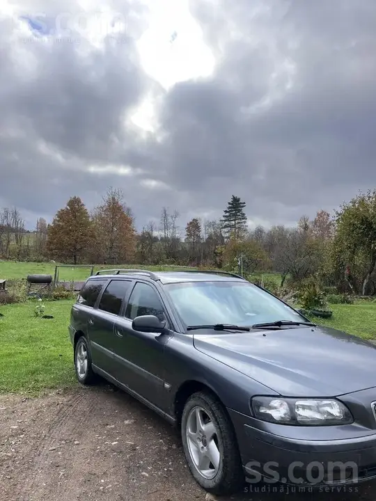Volvo V70 2003 photo 2