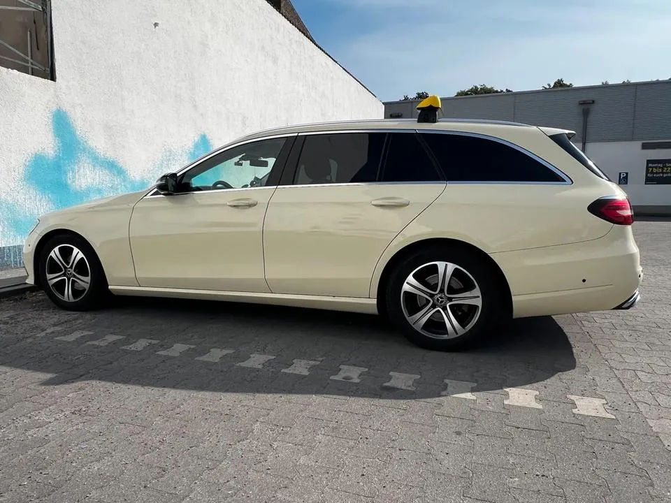 Mercedes-Benz E220