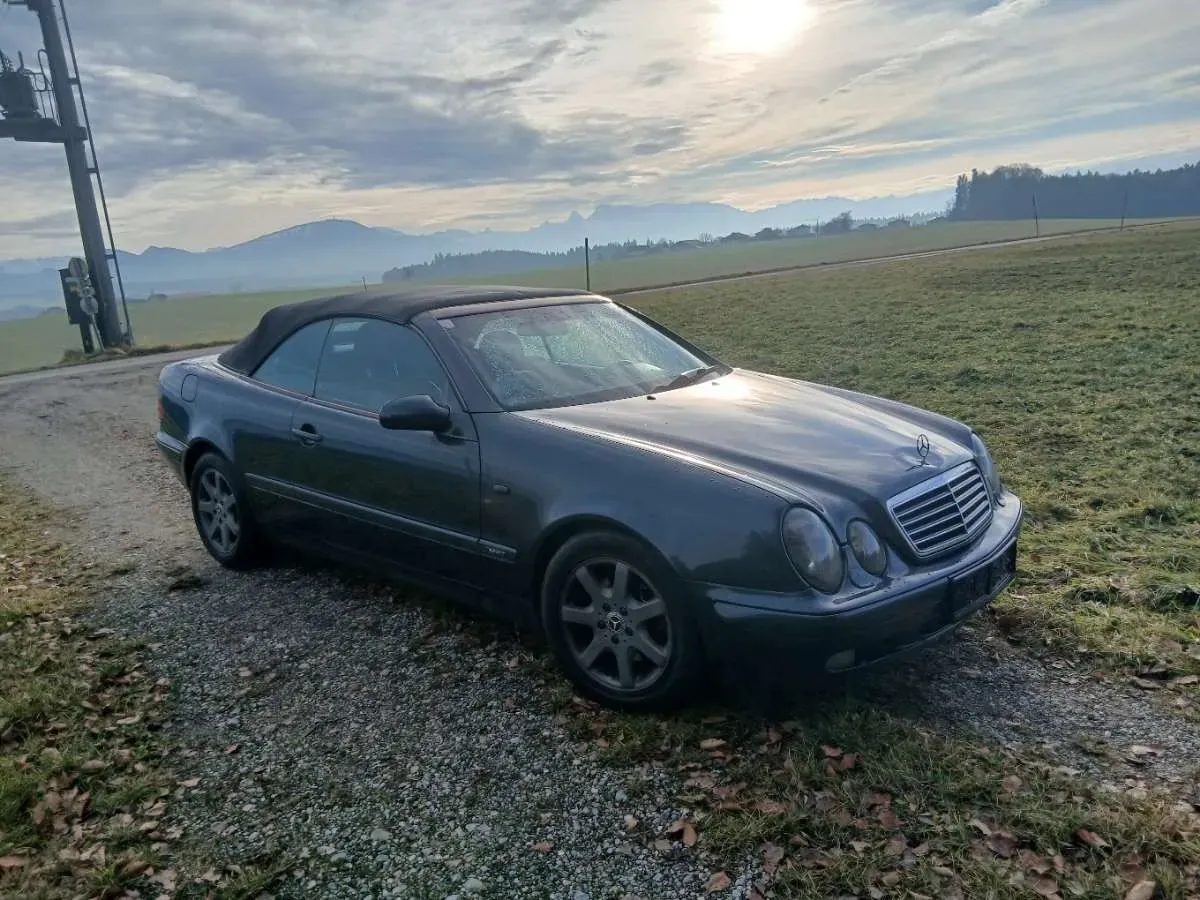 Mercedes-Benz Clk-Class 1999 photo 2
