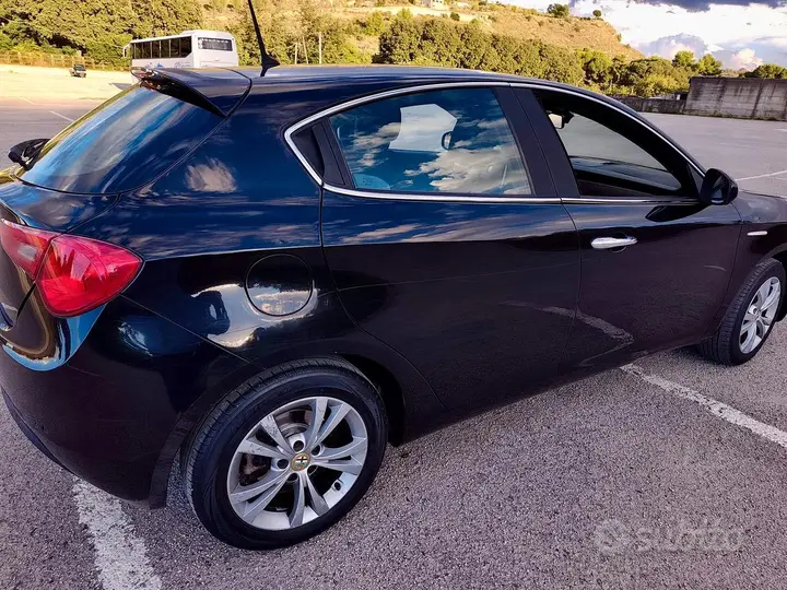 Alfa Romeo Giulietta 2014 photo 3