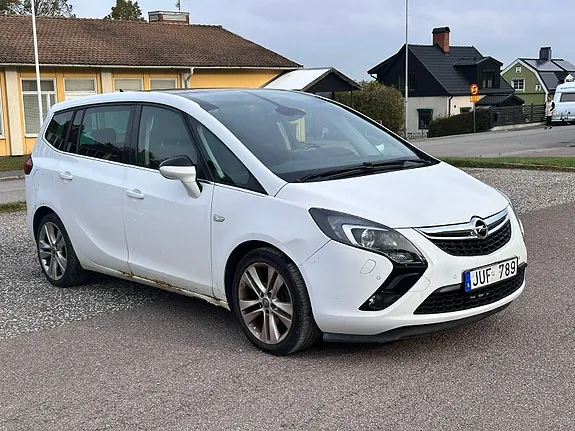 Opel Zafira Tourer 2012 photo 2