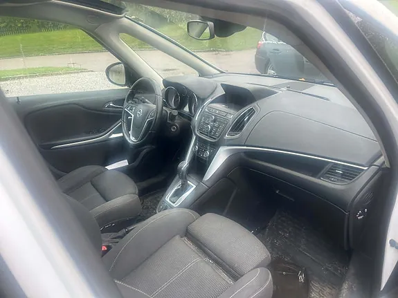 Opel Zafira Tourer 2012 photo 4