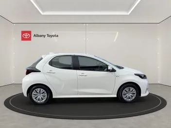 Toyota Yaris 2024 photo 3
