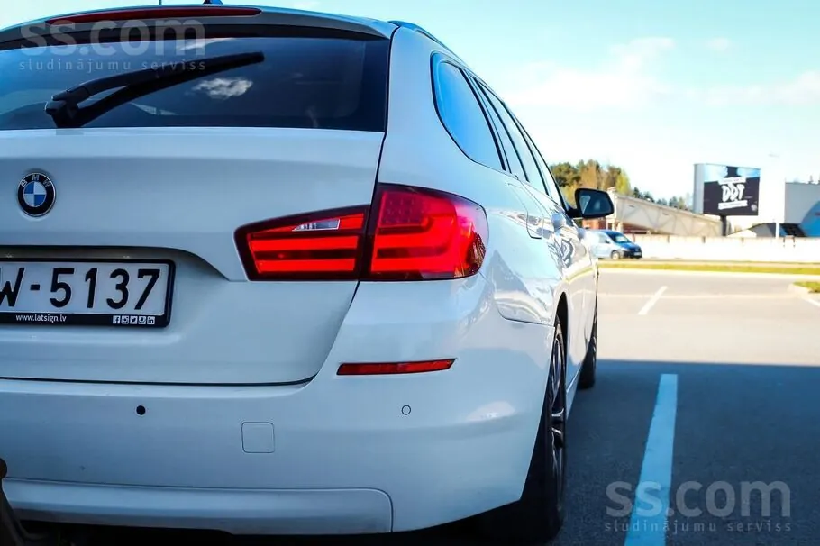 BMW 520 2011 photo 2