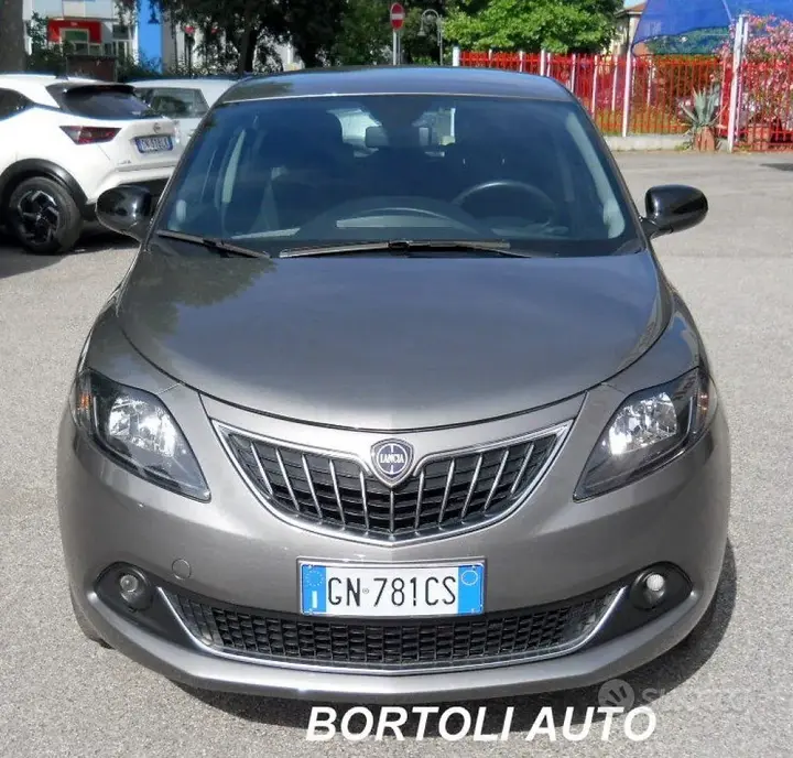 Lancia Ypsilon 2023 photo 2