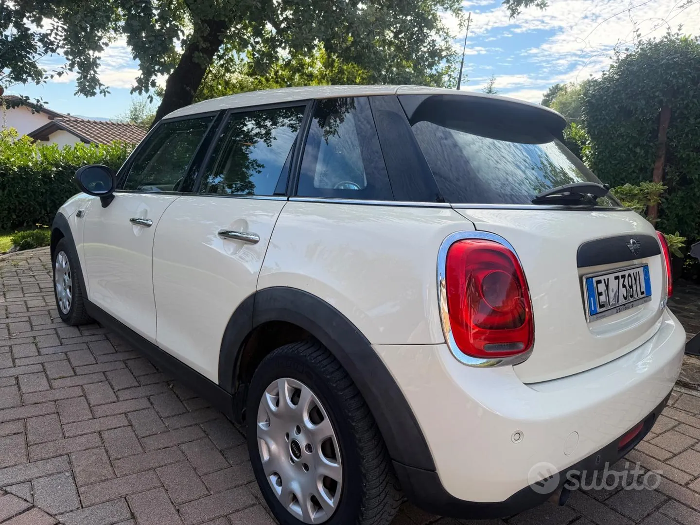 Mini Cooper D 2015 photo 3