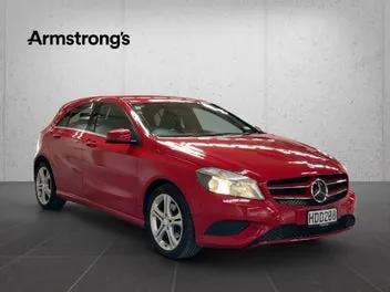 Mercedes-Benz A 180 2013 photo 2