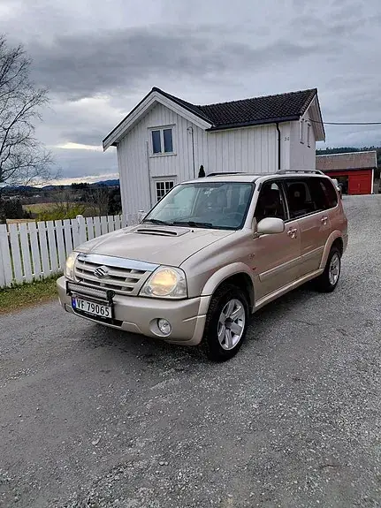 Suzuki Xl7 2006 photo 2