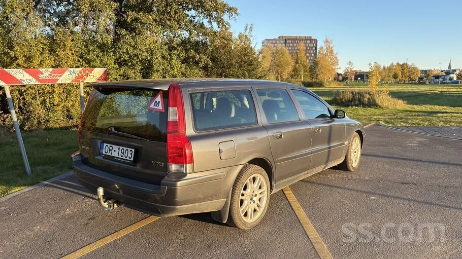 Volvo V70 2004 photo 4