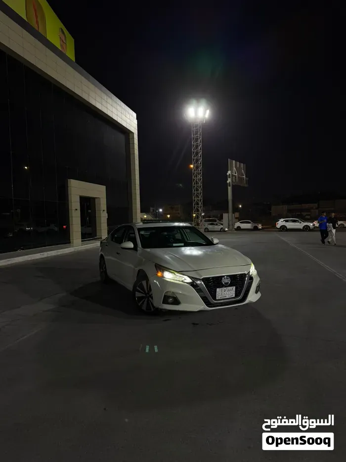 Nissan Altima 2019 photo 2
