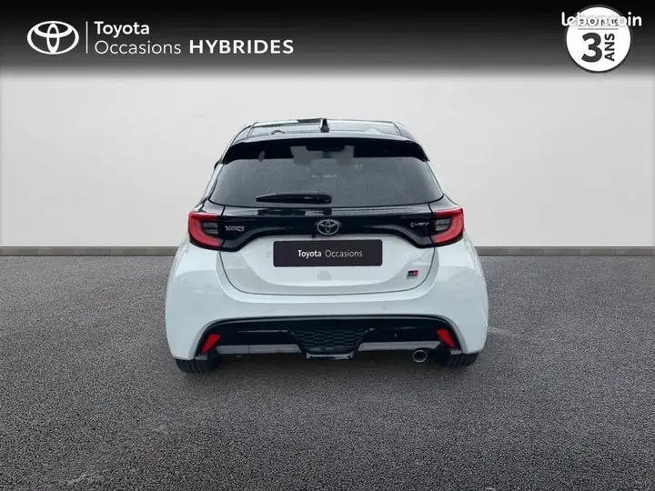 Toyota Yaris 2024 photo 4