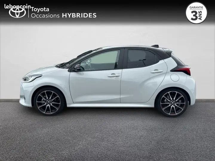 Toyota Yaris 2024 photo 3