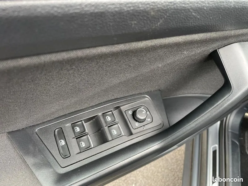 Volkswagen T-Roc 2021 photo 2