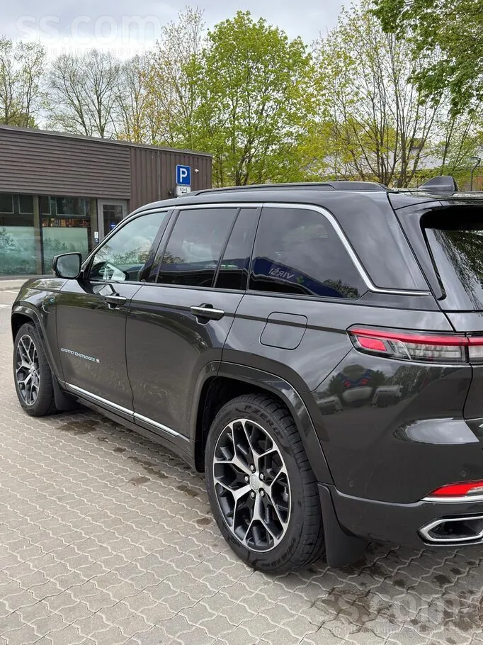 Jeep Grand Cherokee 2025 photo 2