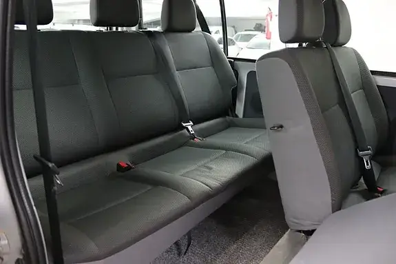 Toyota Hiace 2010 photo 5