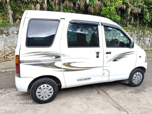 Daihatsu Hijet 2000 photo 2