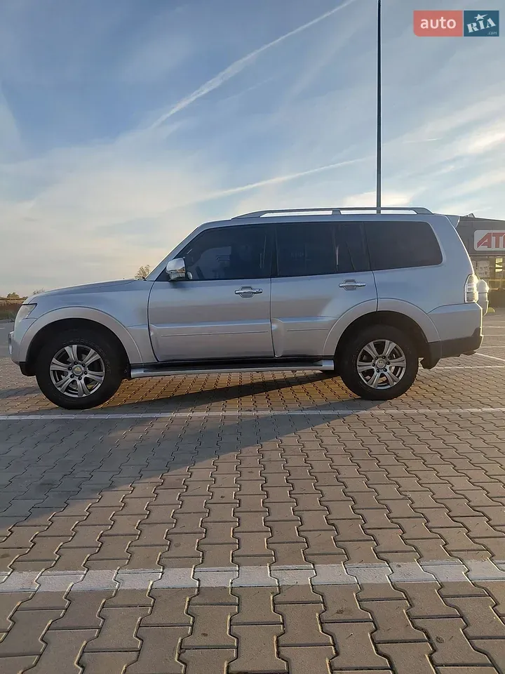 Mitsubishi Pajero Wagon