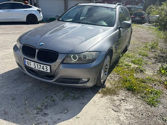 BMW 320D 2009 photo 4