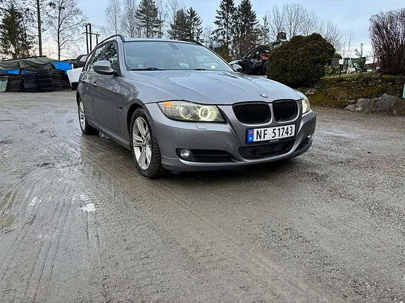 BMW 320D 2009 photo 2