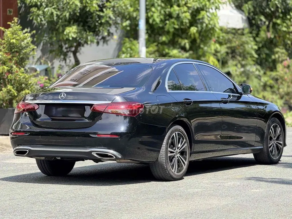 Mercedes-Benz E-Class 2022 photo 5