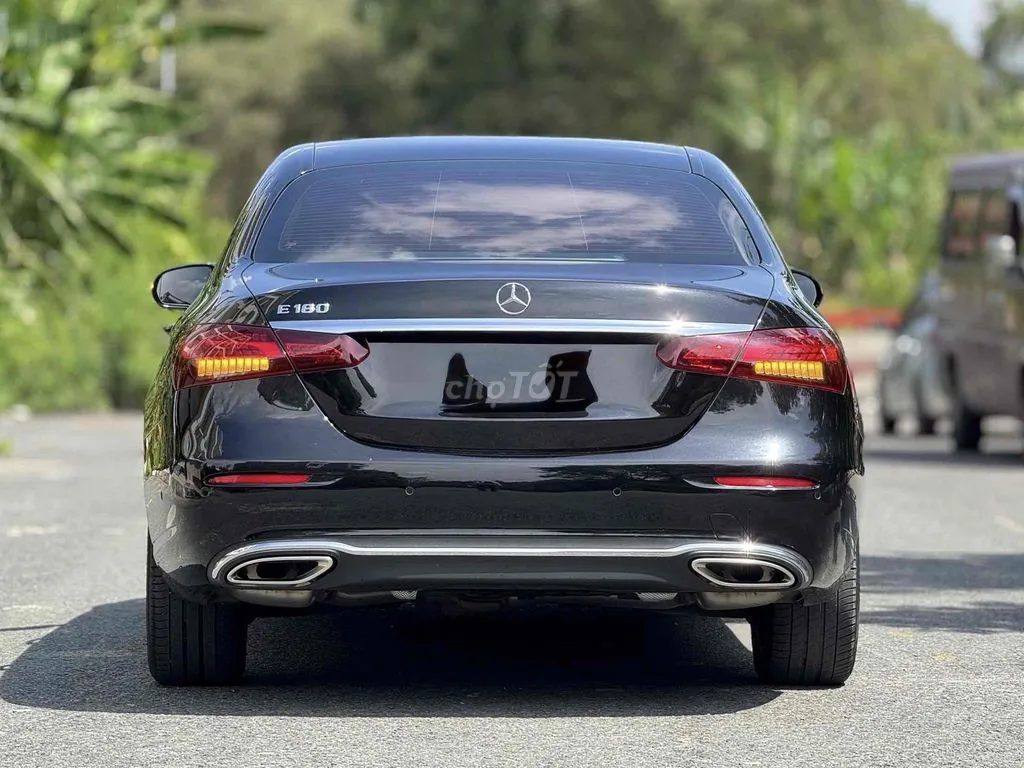 Mercedes-Benz E-Class 2022 photo 4