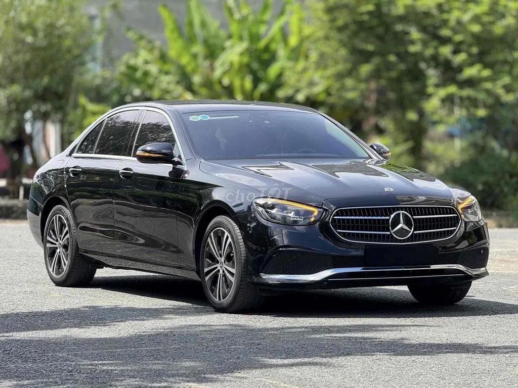 Mercedes-Benz E-Class 2022 photo 3