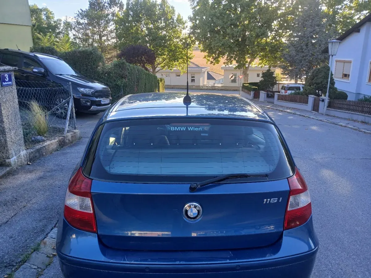 BMW 1 Series 2006 photo 2