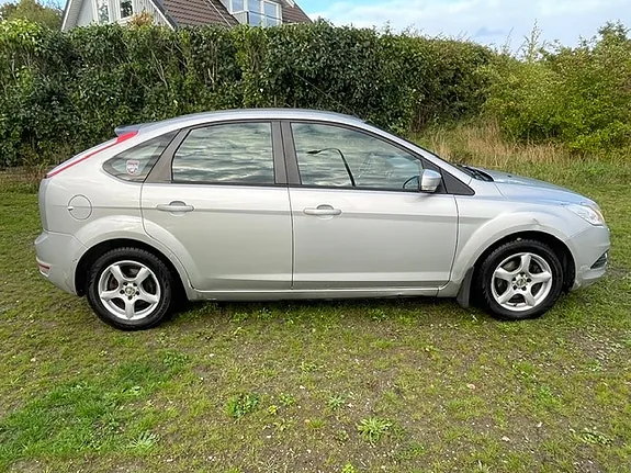 Ford Focus 2011 photo 3