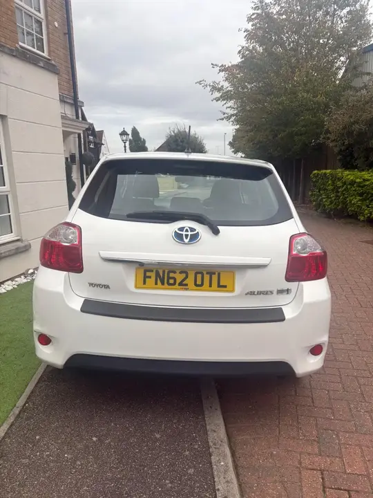 Toyota Auris 2012 photo 3