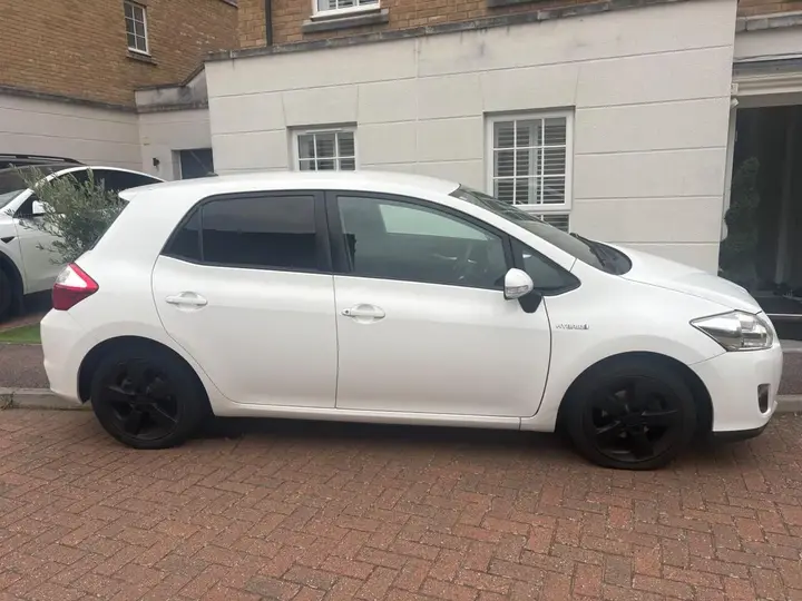 Toyota Auris 2012 photo 2
