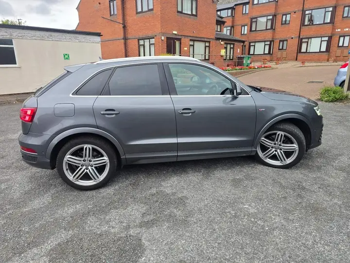 Audi Q3 2015 photo 4