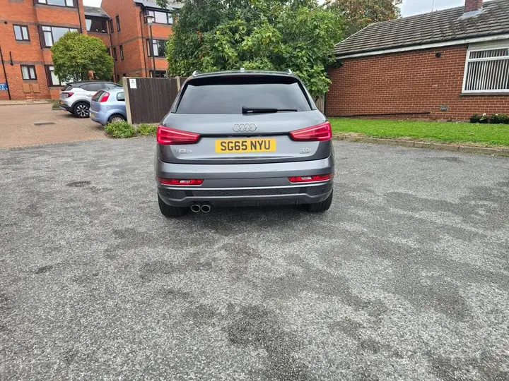 Audi Q3 2015 photo 2