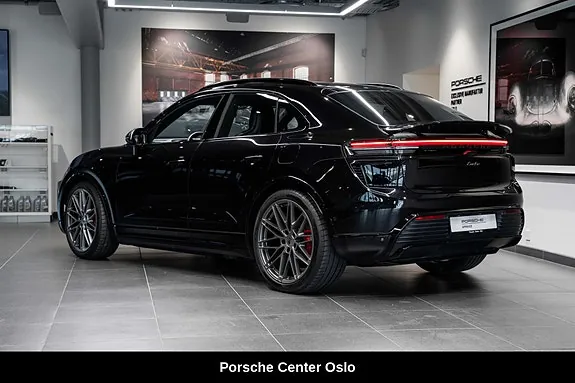 Porsche Macan Turbo 2025 photo 3