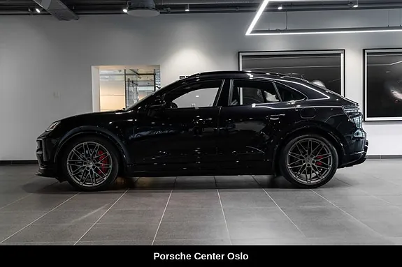 Porsche Macan Turbo 2025 photo 2