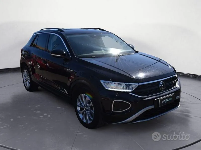 Volkswagen T-Roc 2023 photo 3