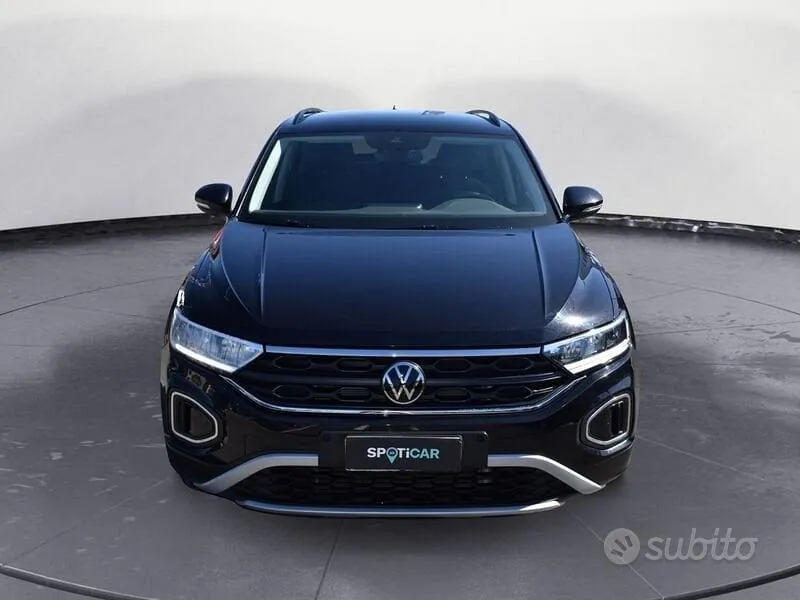 Volkswagen T-Roc 2023 photo 2