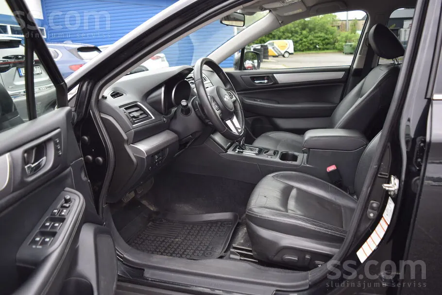 Subaru Legacy 2017 photo 3