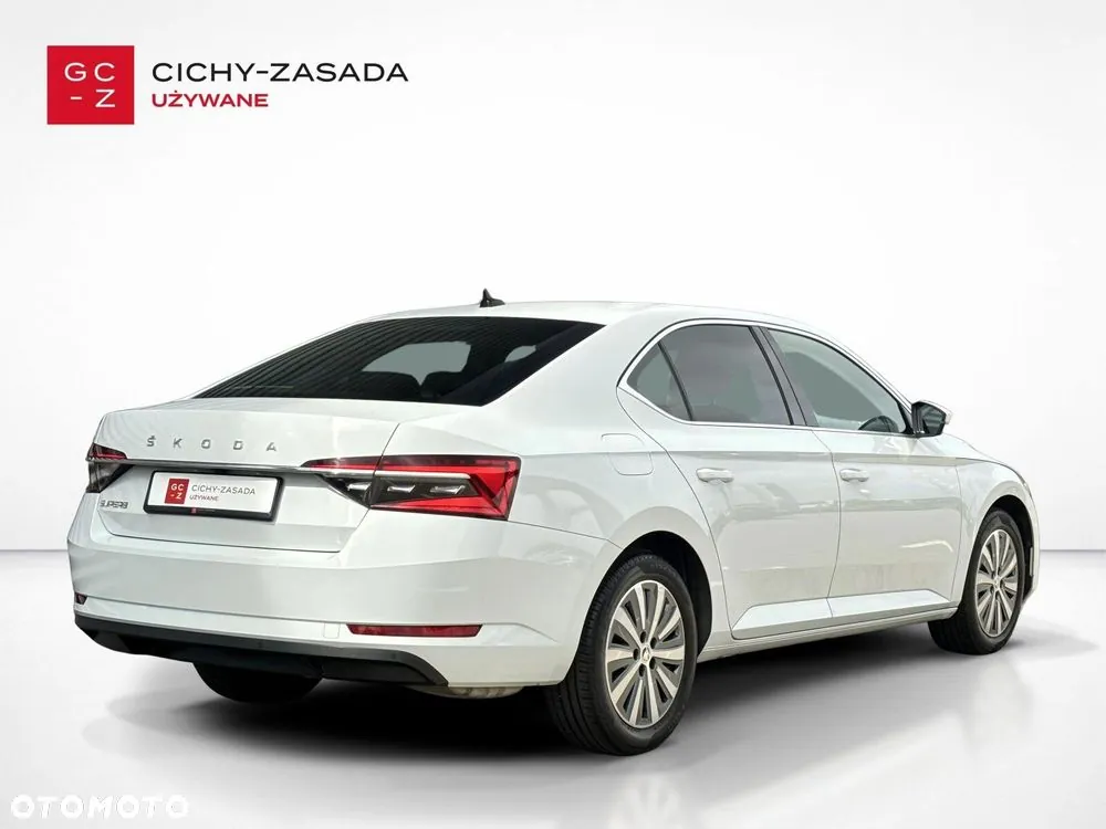 Skoda Superb 2022 photo 5