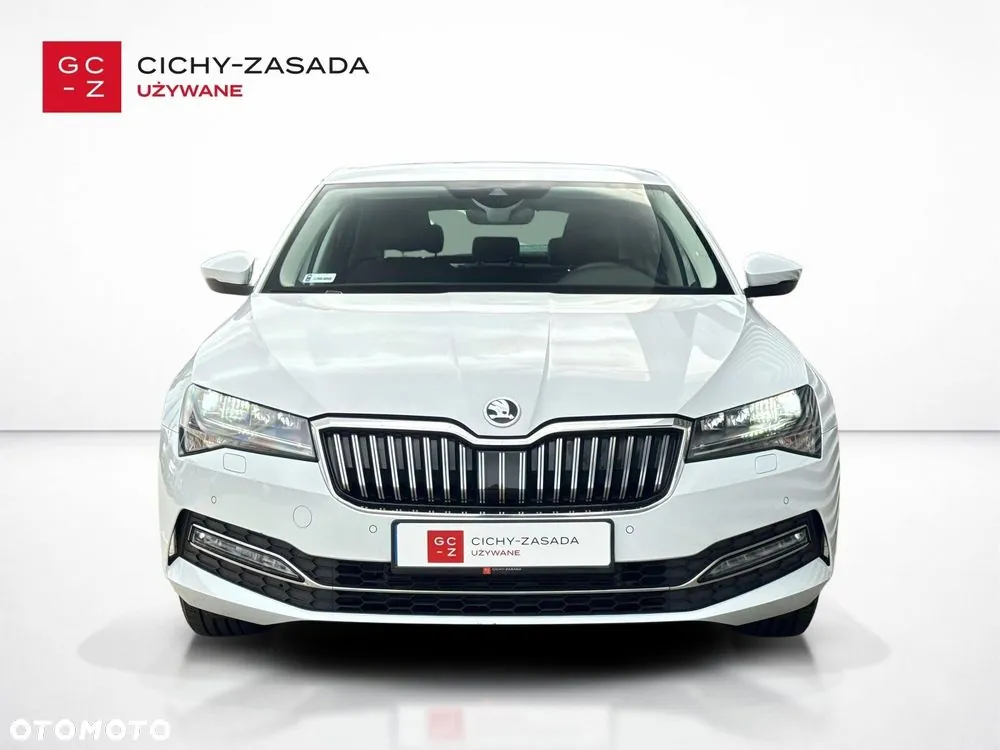 Skoda Superb 2022 photo 2