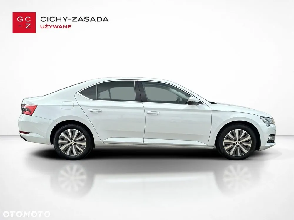 Skoda Superb 2022 photo 4