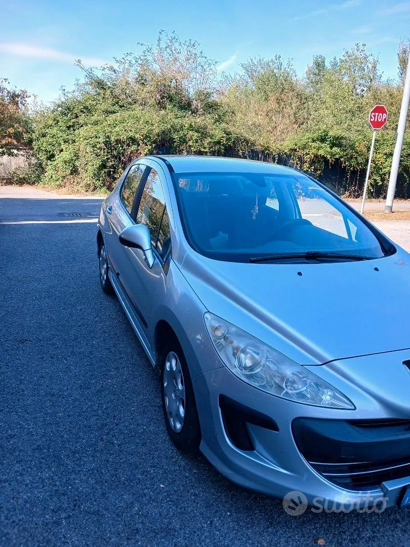 Peugeot 308 2008 photo 2