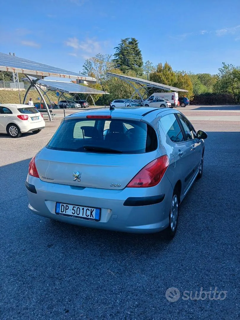 Peugeot 308 2008 photo 3