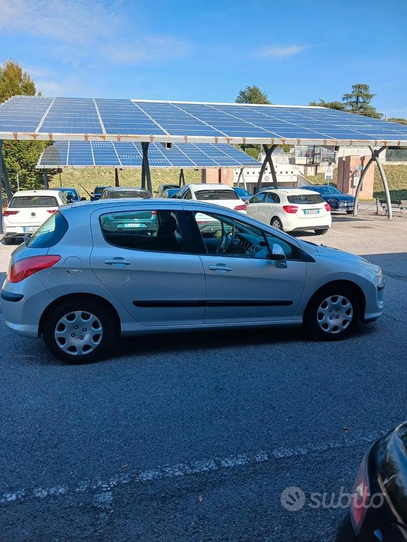 Peugeot 308 2008 photo 5