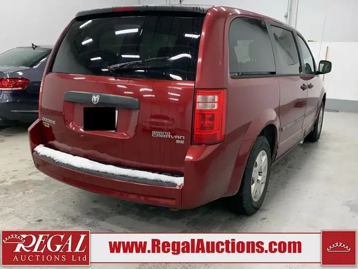 Dodge Grand Caravan 2010 photo 3