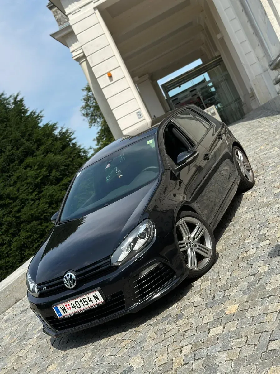 Volkswagen Golf 2010 photo 2