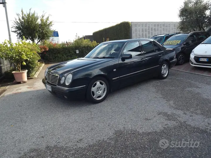 Mercedes-Benz E-Class 1998 photo 2