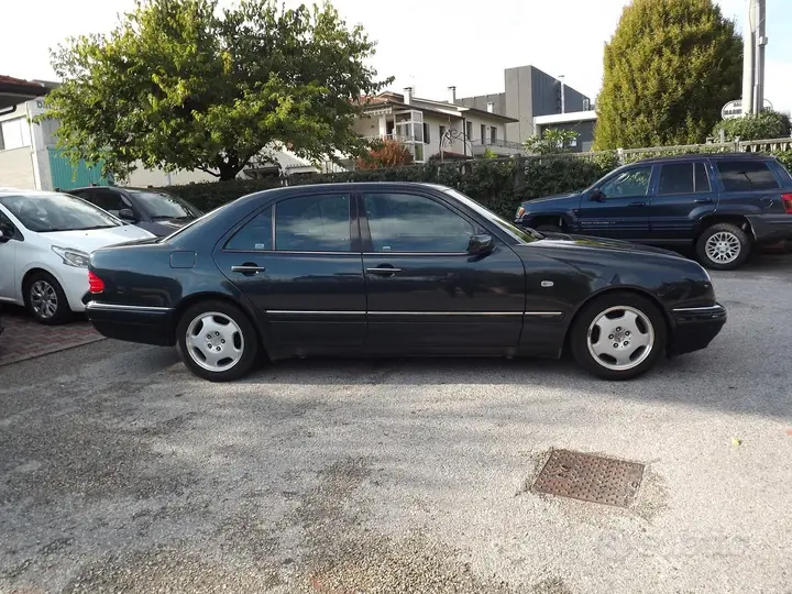 Mercedes-Benz E-Class 1998 photo 4